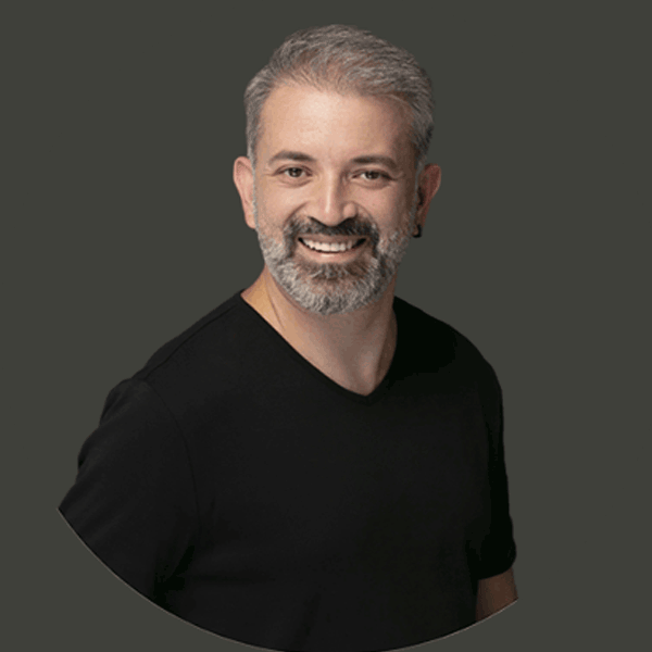 图格尔·阿卡亚